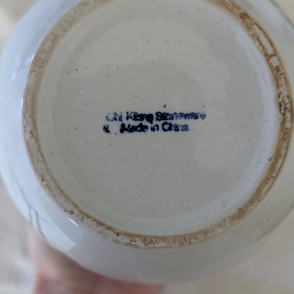 Chi Kiang Blue Floral Stoneware Teapot – Vintage - Picture 7 of 9